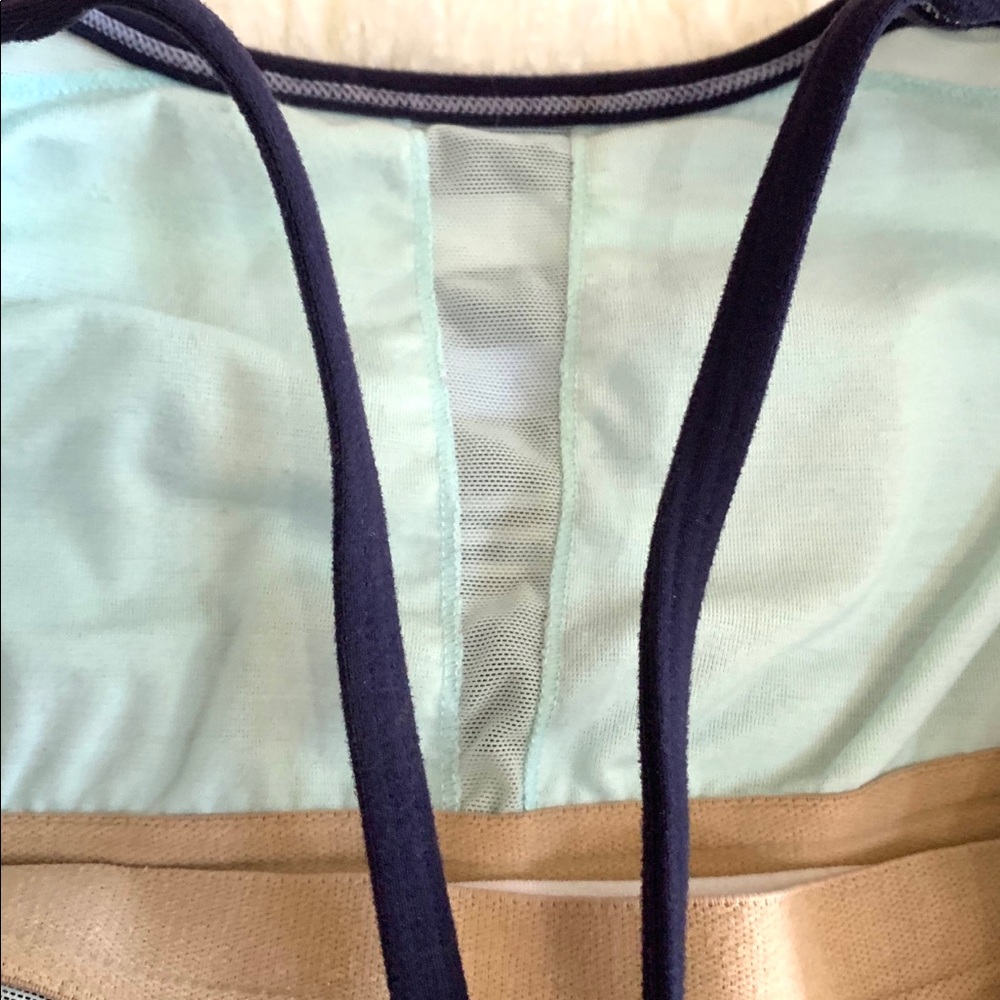 EUC✨Lululemon Power Y Tank - Picture 8 of 11